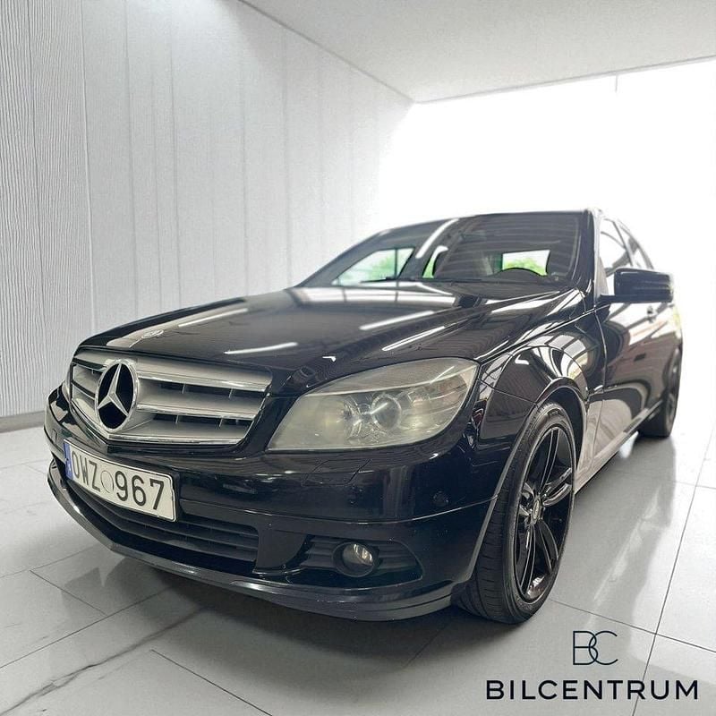Svart Begagnad 2011 Mercedes C180 Sedan | 79 900 kr (Bra pris) - Bild 1/4