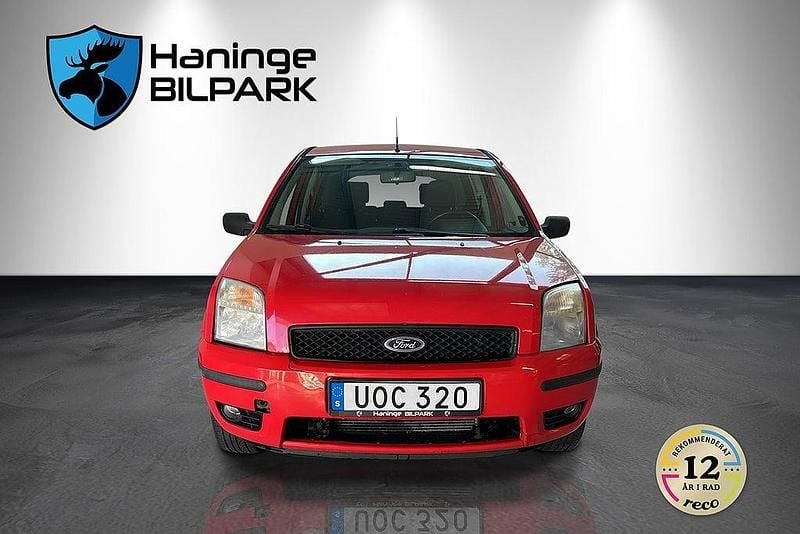 Begagnad Ford Fusion 101 HK (74 kW) 2003 Röd Halvkombi