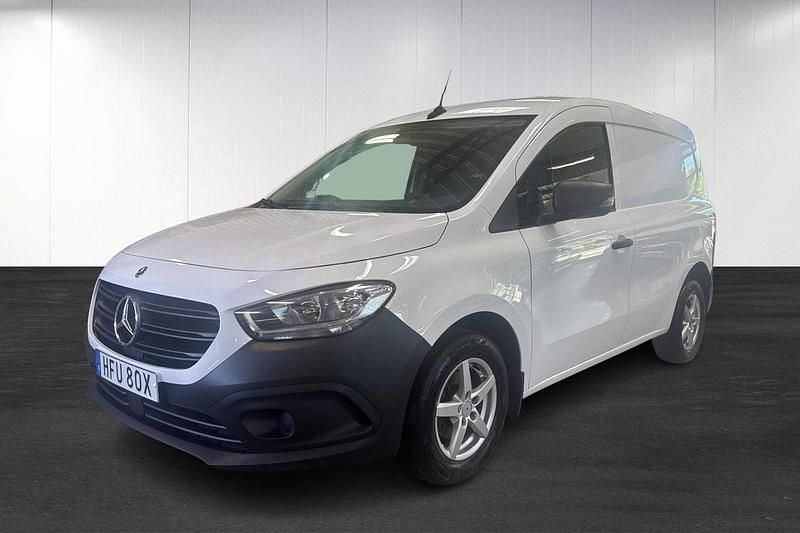 Vit Begagnad 2022 Mercedes Citan 110 Van | 159 000 kr (Superpris) - Bild 1/4