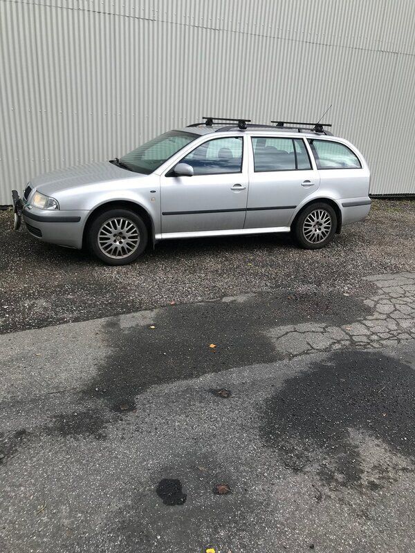Begagnad 2002 Skoda Octavia Kombi | 15 000 kr (Bra pris) - Bild 1/4
