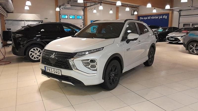 Vit Begagnad 2021 Mitsubishi Eclipse Kombi | 324 900 kr - Bild 1/4