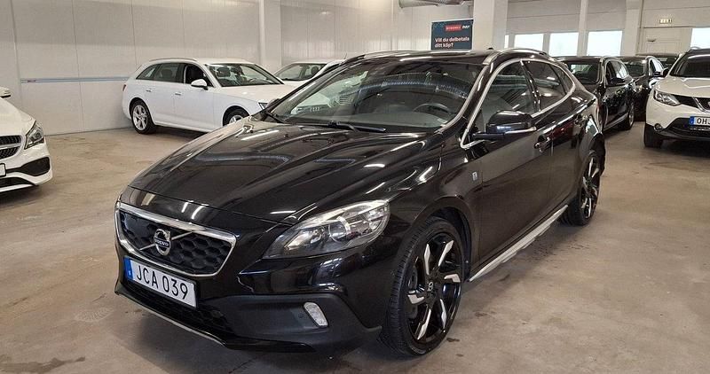 Svart Begagnad 2016 Volvo V40 CC Ocean Race Kombi | 195 000 kr (Marknadspris) - Bild 1/3