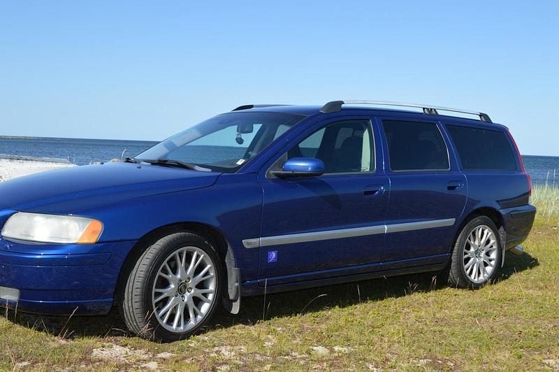 Blå Begagnad 2006 Volvo V70 Ocean Race Kombi | 45 000 kr (Marknadspris) - Bild 1/4