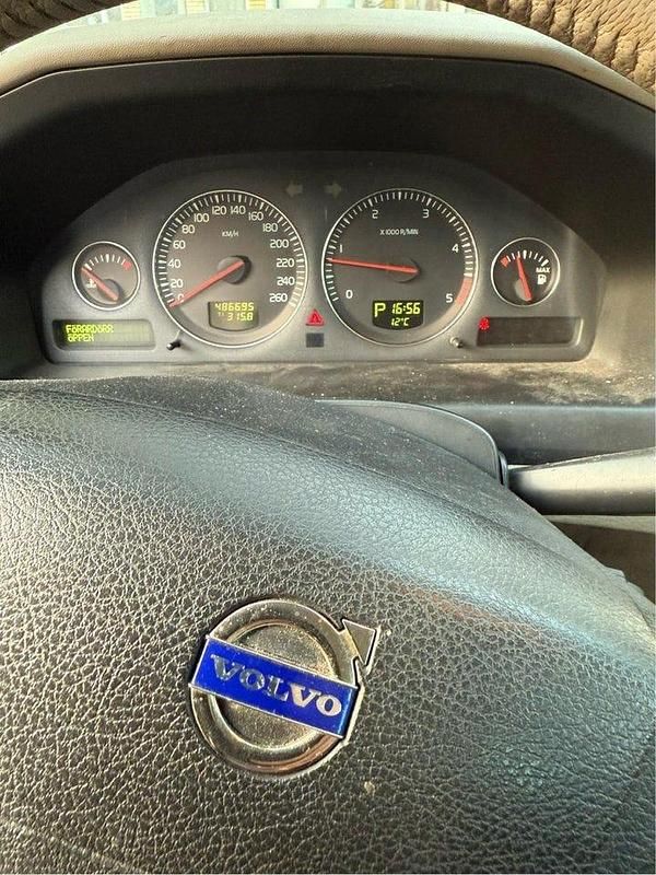 Begagnad 2004 Volvo XC70 Business Edition Kombi | 32 000 kr (Dyr) - Bild 1/4