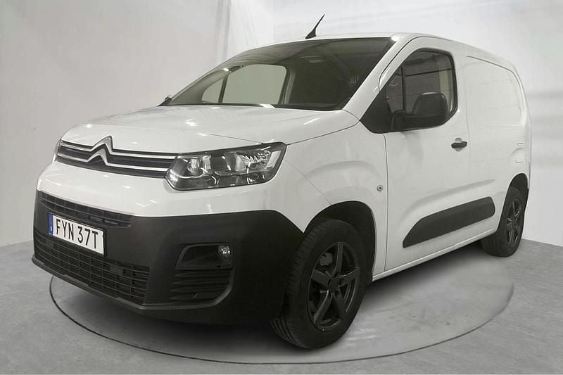 Vit Begagnad 2020 Citroën Berlingo | 120 000 kr (Marknadspris) - Bild 1/4