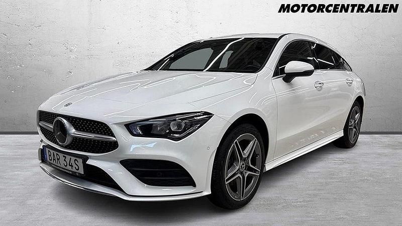 Vit Begagnad 2022 Mercedes CLA250e Shooting Brake AMG Kombi | 329 000 kr (Marknadspris) - Bild 1/3