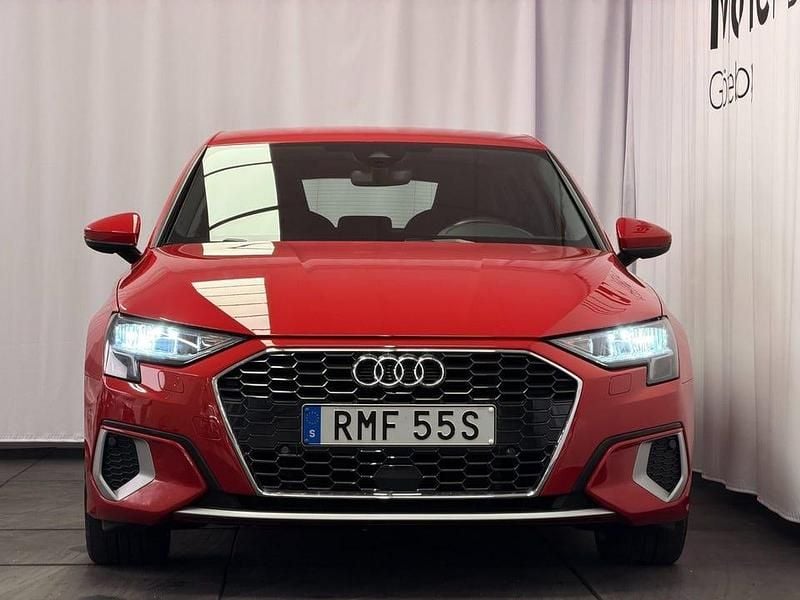 Begagnad Audi A3 Proline 150 HK (110 kW) 2023 Röd Sedan