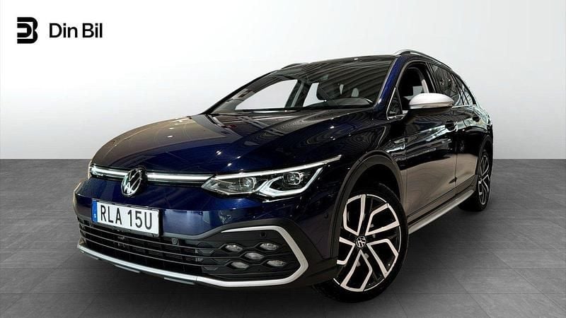 Mörkblå Begagnad 2022 VW Golf Alltrack Kombi | 339 900 kr (Lite dyr) - Bild 1/4