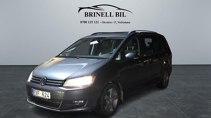 Begagnad VW Sharan 173 HK (127 kW) 2011 Grå Minibuss