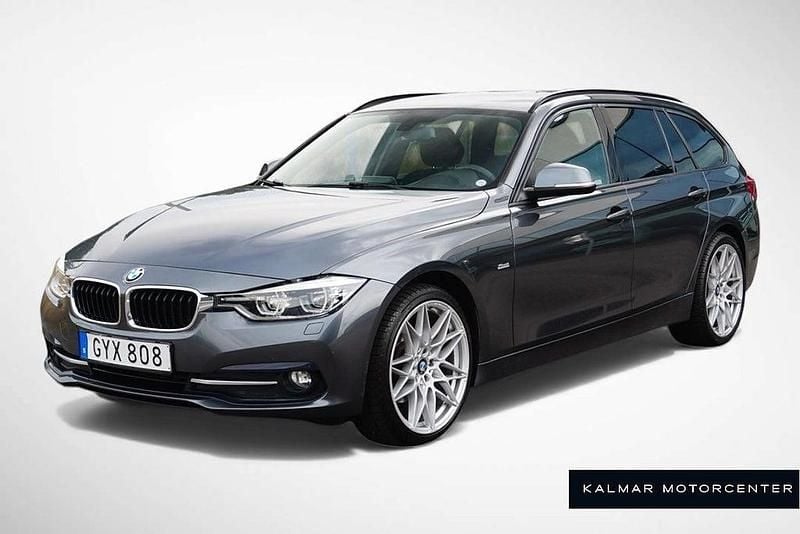 Grå Begagnad 2017 BMW 320 Sport Line Kombi | 174 900 kr (Marknadspris) - Bild 1/4
