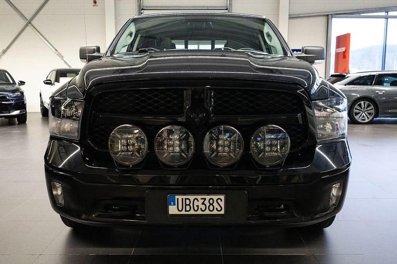Begagnad Dodge Ram 394 HK (289 kW) 2021 Svart
