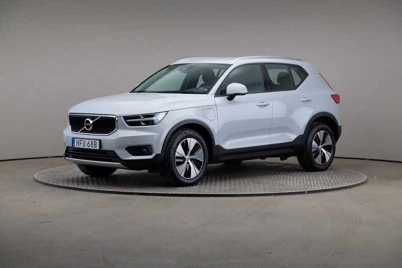 Silver Begagnad 2020 Volvo XC40 Momentum SUV | 309 000 kr (Superpris) - Bild 1/4