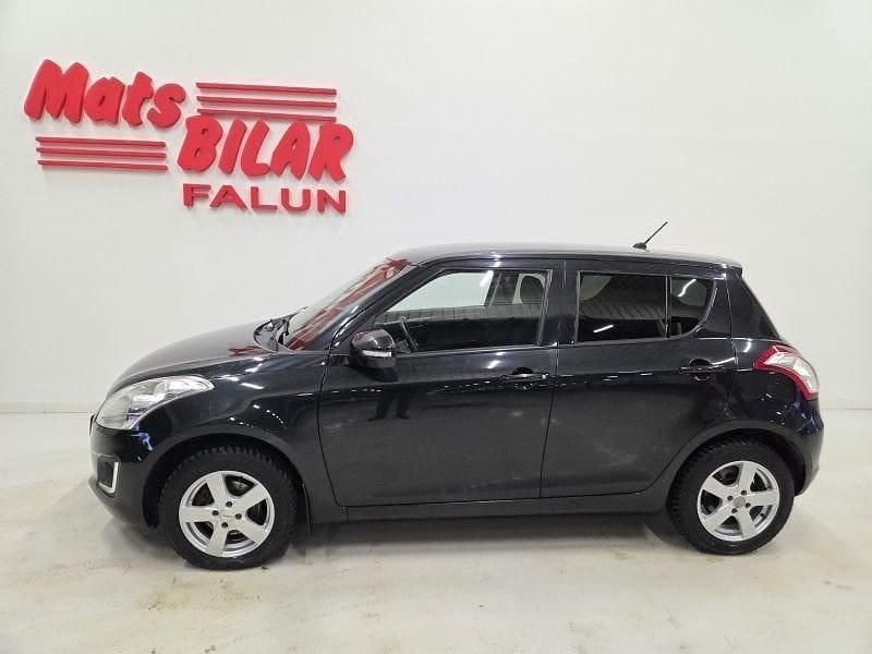 Begagnad Suzuki Swift 94 HK (69 kW) 2013 Svart Halvkombi