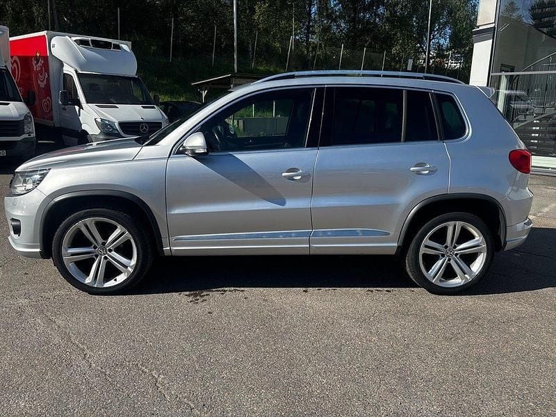 Silver Begagnad 2015 VW Tiguan R-line SUV | 107 100 kr (Superpris) - Bild 1/4