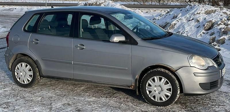Begagnad VW Polo 80 HK (58 kW) 2007 Halvkombi