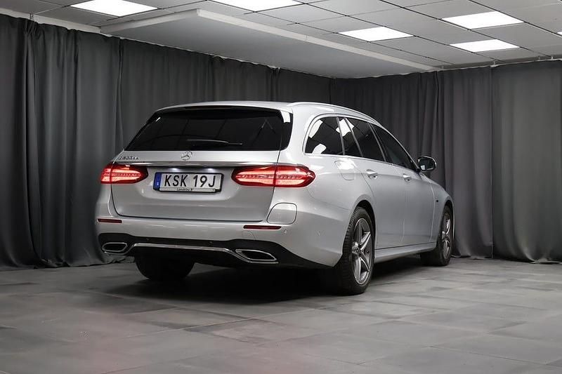 Begagnad Mercedes E300 AMG line 306 HK (225 kW) 2020 Silver