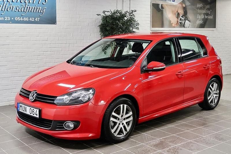Begagnad VW Golf VII 105 HK (77 kW) 2012 Röd Halvkombi
