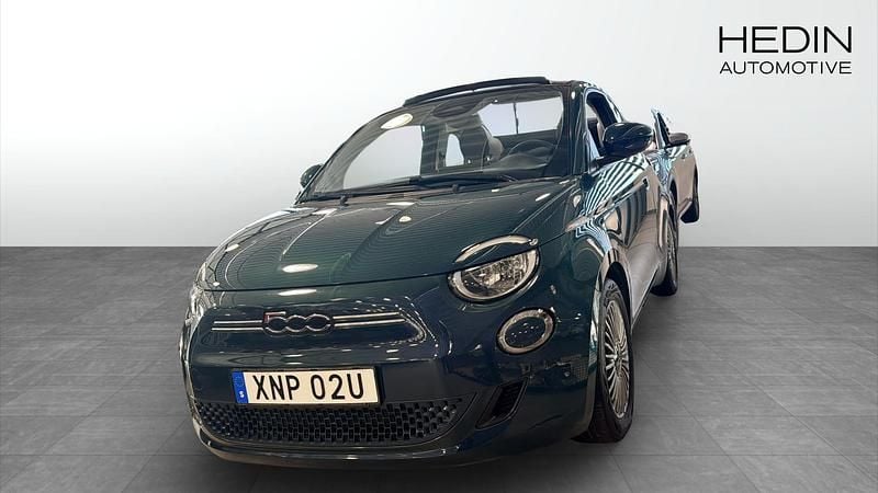 Svart Begagnad 2022 Fiat 500e Icon Halvkombi | 159 900 kr (Bra pris) - Bild 1/4