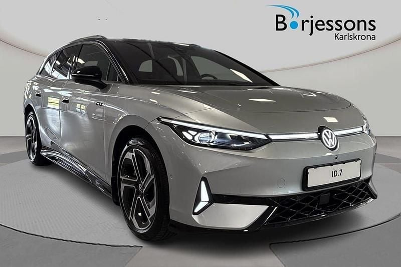 Silver Ny 2025 VW ID.7 GTX Sedan | 710 500 kr - Bild 1/4