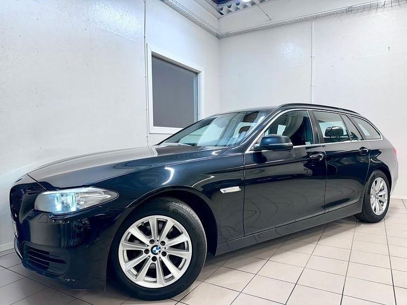 Svart Begagnad 2014 BMW 520 Kombi | 129 900 kr (Marknadspris) - Bild 1/4