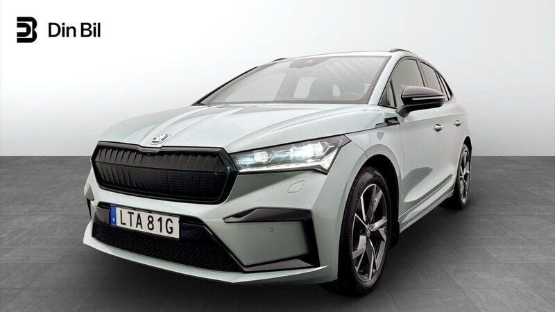 Silver (arctic silver metallic) Begagnad 2023 Skoda Enyaq iV SportLine SUV | 464 900 kr (Bra pris) - Bild 1/4