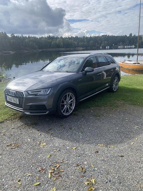Grå Begagnad 2018 Audi A4 Allroad Proline Kombi | 210 000 kr (Superpris) - Bild 1/4