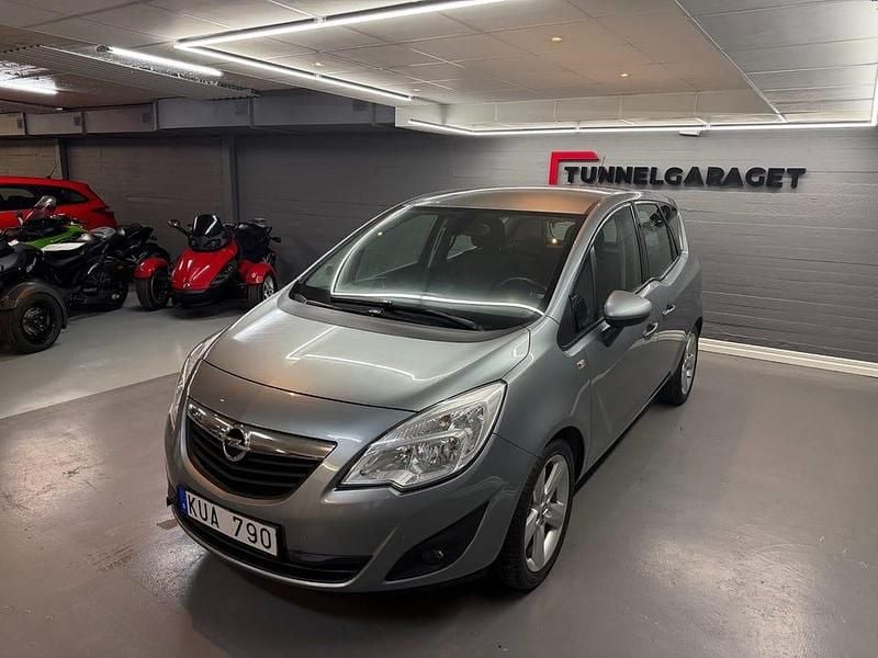 Begagnad Opel Meriva Enjoy 140 HK (102 kW) 2010 Grå Minibuss
