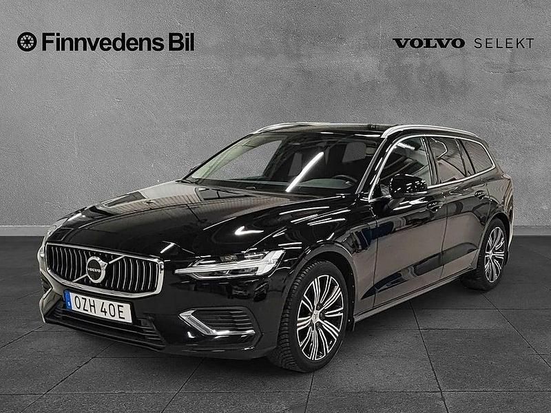 Svart Begagnad 2022 Volvo V60 Core Kombi | 369 000 kr (Bra pris) - Bild 1/4