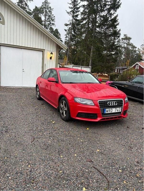 Röd Begagnad 2012 Audi A4 Sedan | 55 900 kr (Bra pris) - Bild 1/4