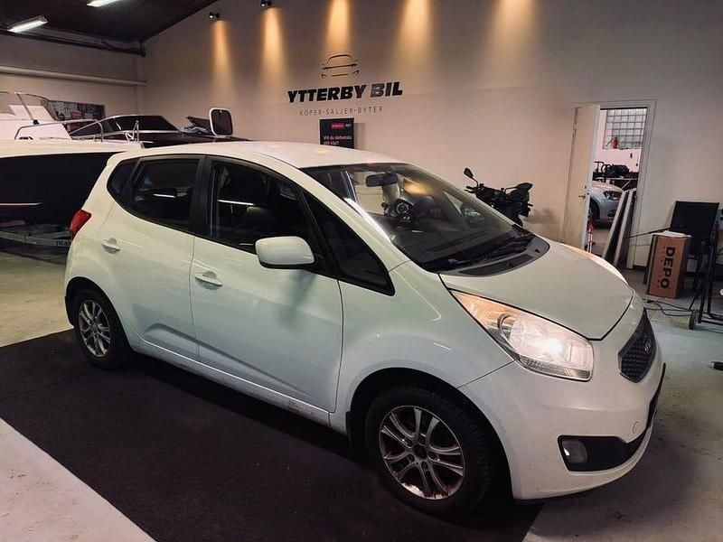 Vit Begagnad 2010 Kia Venga Comfort Halvkombi | 23 900 kr (Marknadspris) - Bild 1/4