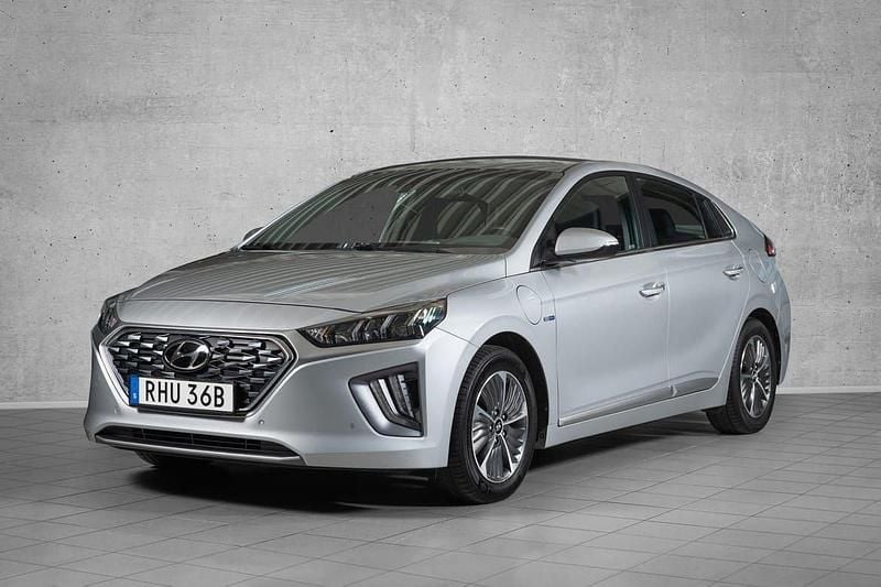 Grå Begagnad 2020 Hyundai Ioniq Sedan | 199 900 kr (Marknadspris) - Bild 1/4