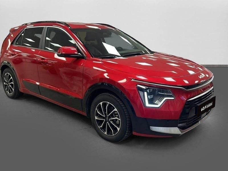 Begagnad Kia Niro Advance 184 HK (135 kW) 2023 Röd SUV