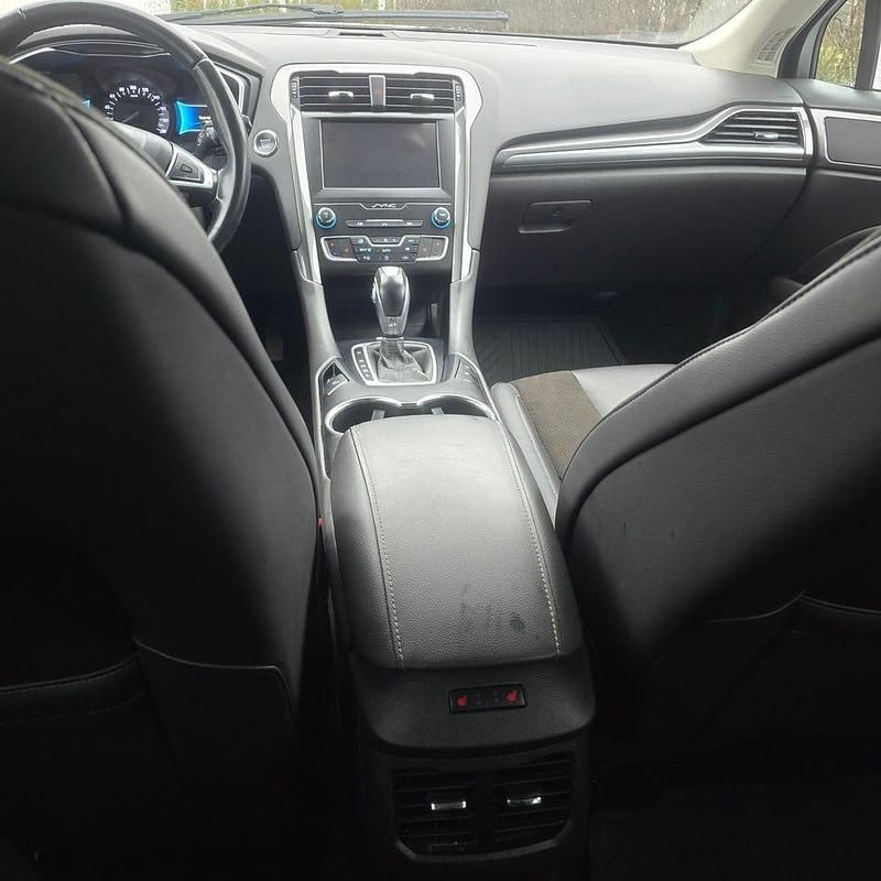 Begagnad Ford Mondeo 187 HK (137 kW) 2020 Kombi