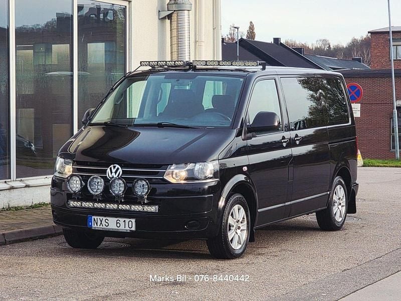 Svart Begagnad 2010 VW Multivan Comfortline Van | 169 900 kr - Bild 1/4