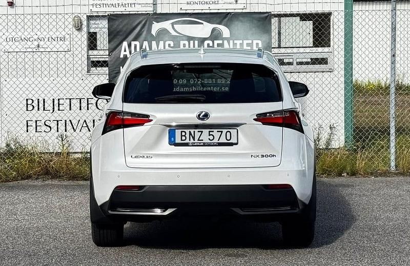 Begagnad Lexus NX300h Business Edition 197 HK (144 kW) 2015 Vit SUV