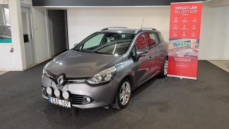 Grå Begagnad 2014 Renault Clio GrandTour Kombi | 59 900 kr (Marknadspris) - Bild 1/4