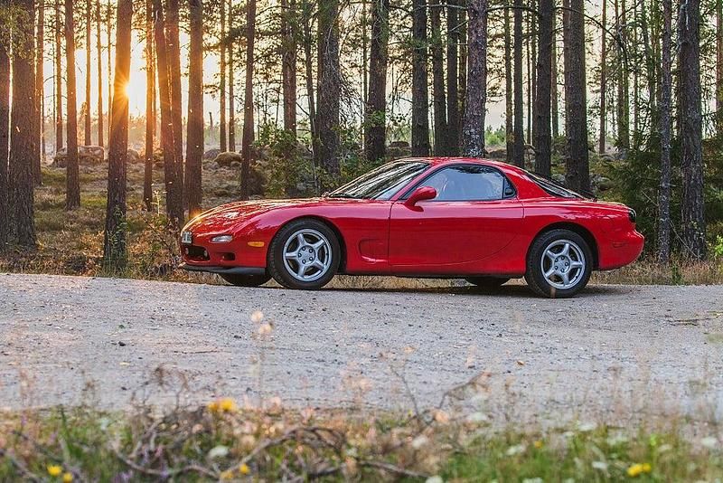 Begagnad Mazda RX7 241 HK (177 kW) 1993 Röd Sportkupé