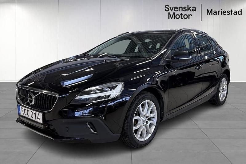 Svart Begagnad 2018 Volvo V40 Momentum Halvkombi | 159 900 kr (Marknadspris) - Bild 1/4