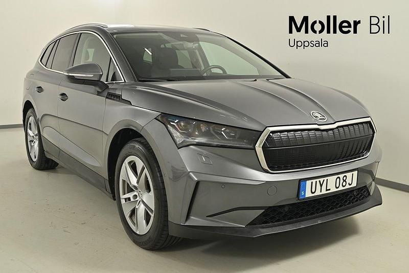 Grå (graphite grey metallic) Begagnad 2023 Skoda Enyaq iV SUV | 379 000 kr (Bra pris) - Bild 1/3