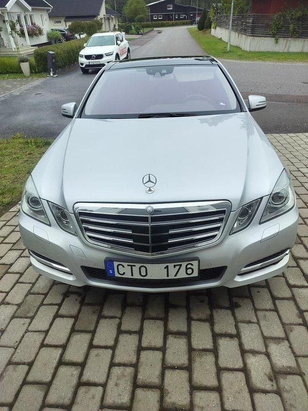 Silver Begagnad 2011 Mercedes E350 Sedan | 115 000 kr (Marknadspris) - Bild 1/4