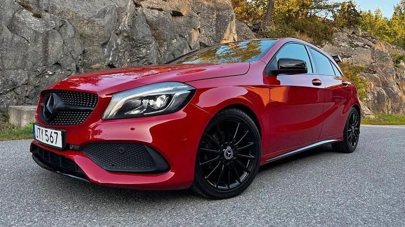 Röd Begagnad 2015 Mercedes A200 AMG Halvkombi | 169 900 kr (Dyr) - Bild 1/4