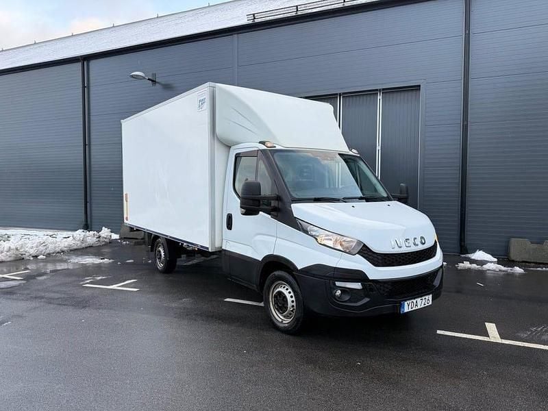 Vit Begagnad 2017 Iveco Daily Van | 159 875 kr (Superpris) - Bild 1/4
