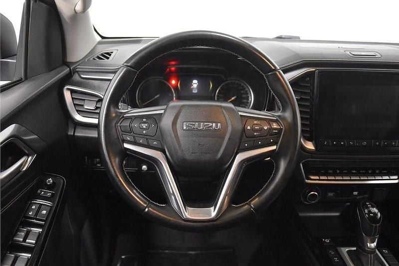 Begagnad Isuzu D-Max 163 HK (119 kW) 2023 Silver Pickup