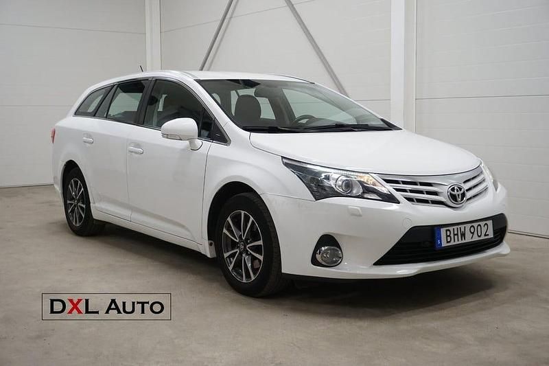 Vit Begagnad 2014 Toyota Avensis Kombi | 109 900 kr (Lite dyr) - Bild 1/4