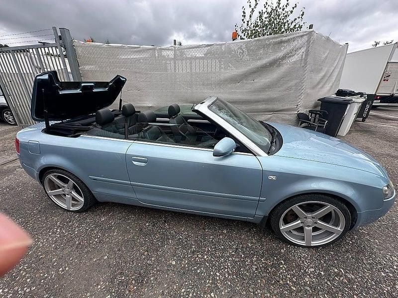 Begagnad Audi A4 Cabriolet S-Line 163 HK (119 kW) 2005 Ljusblå Cab