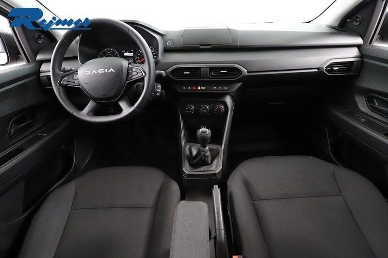 Begagnad Dacia Sandero Essentiel 91 HK (66 kW) 2022 Grå Halvkombi