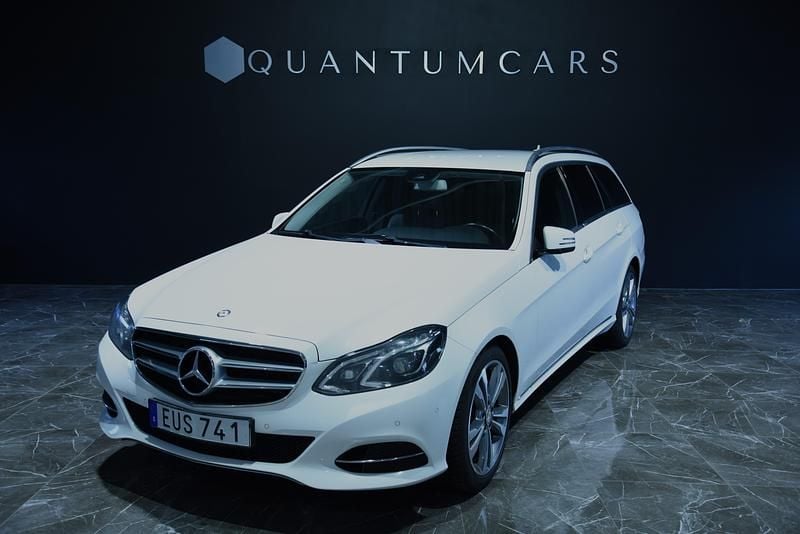 Vit Begagnad 2015 Mercedes E220 | 179 000 kr - Bild 1/4