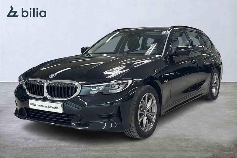 Svart Begagnad 2022 BMW 330e Kombi | 324 900 kr - Bild 1/1