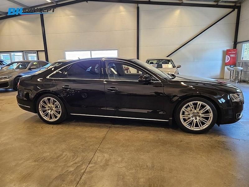Begagnad Audi A8 259 HK (190 kW) 2014 Svart Sedan
