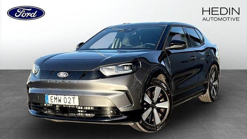 Grå Begagnad 2024 Ford Capri Extended Range SUV | 524 000 kr (Marknadspris) - Bild 1/4